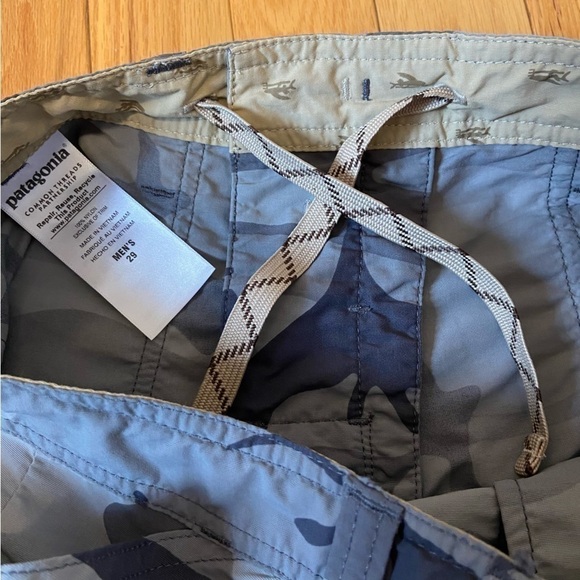 Patagonia Men’s Grey Camouflage Lightweight Shorts Size 29 - Picture 9 of 11